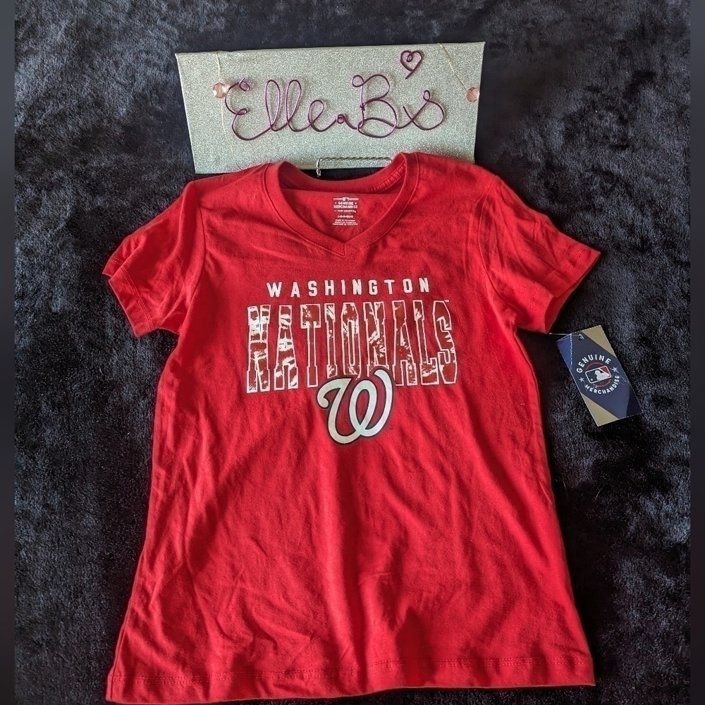 Girls Washington Nationals V Neck Tee L